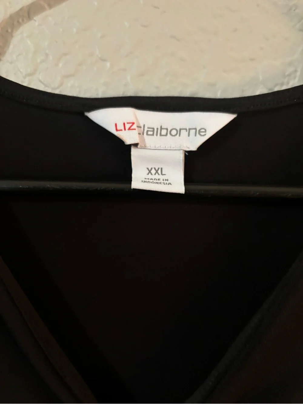 Liz Claiborne Black Short Sleeve Twist-Neck Top